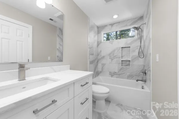 $899,999 | 206 Vauxhall Drive, Shelby, NC 28150