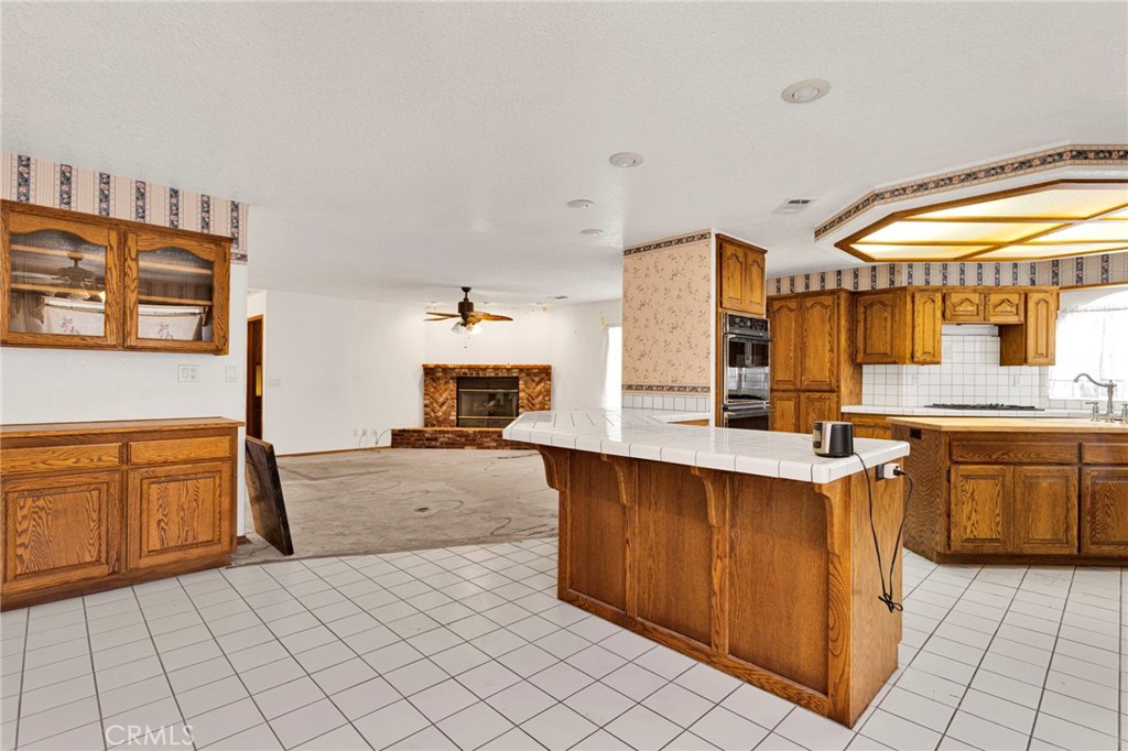 18588 Kamana Road Apple Valley, CA 92307 - Photo 16 of 47