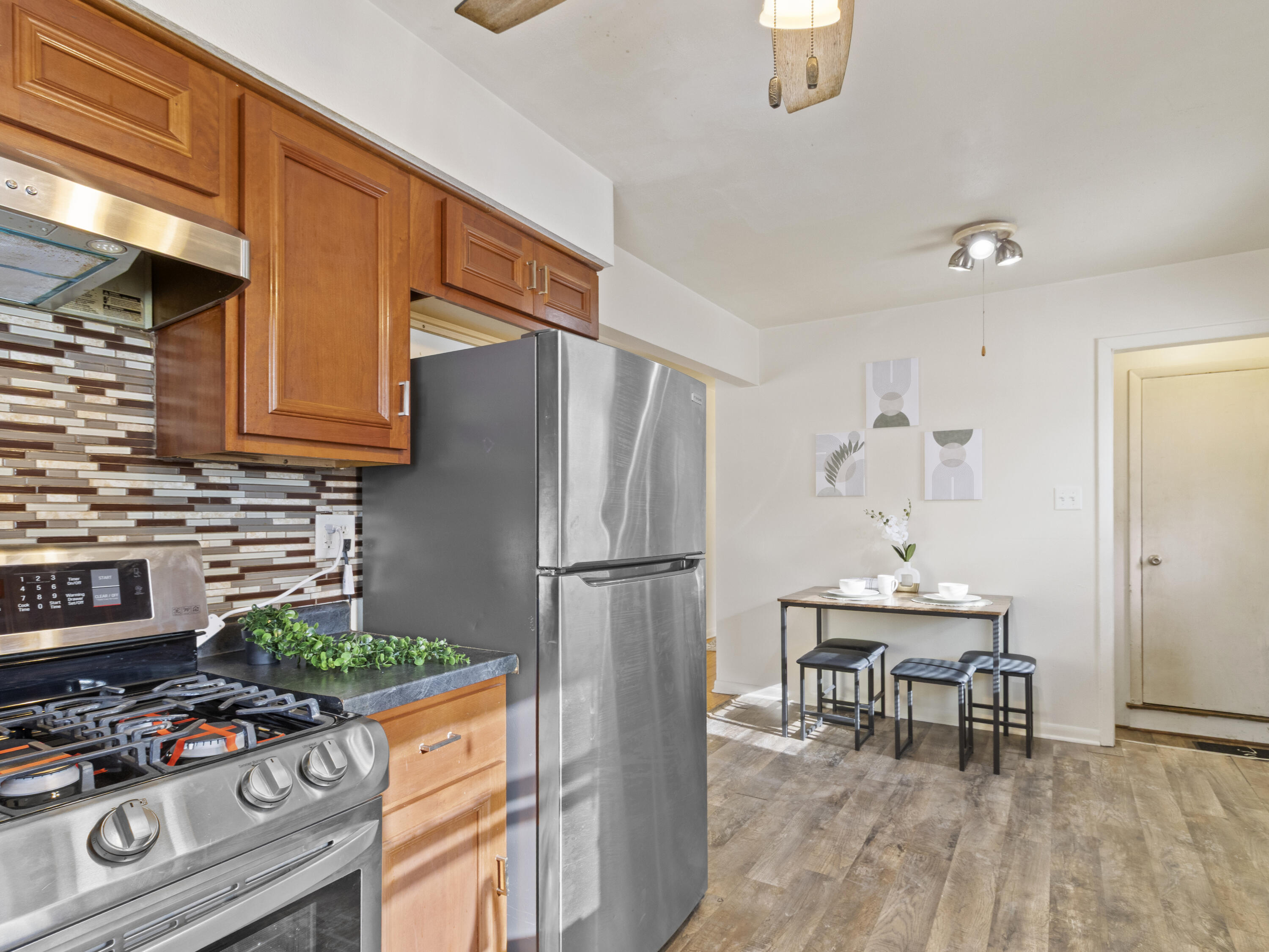 4556 North 71st Street Milwaukee, WI 53218 - Photo 12 of 28 IMG_1239