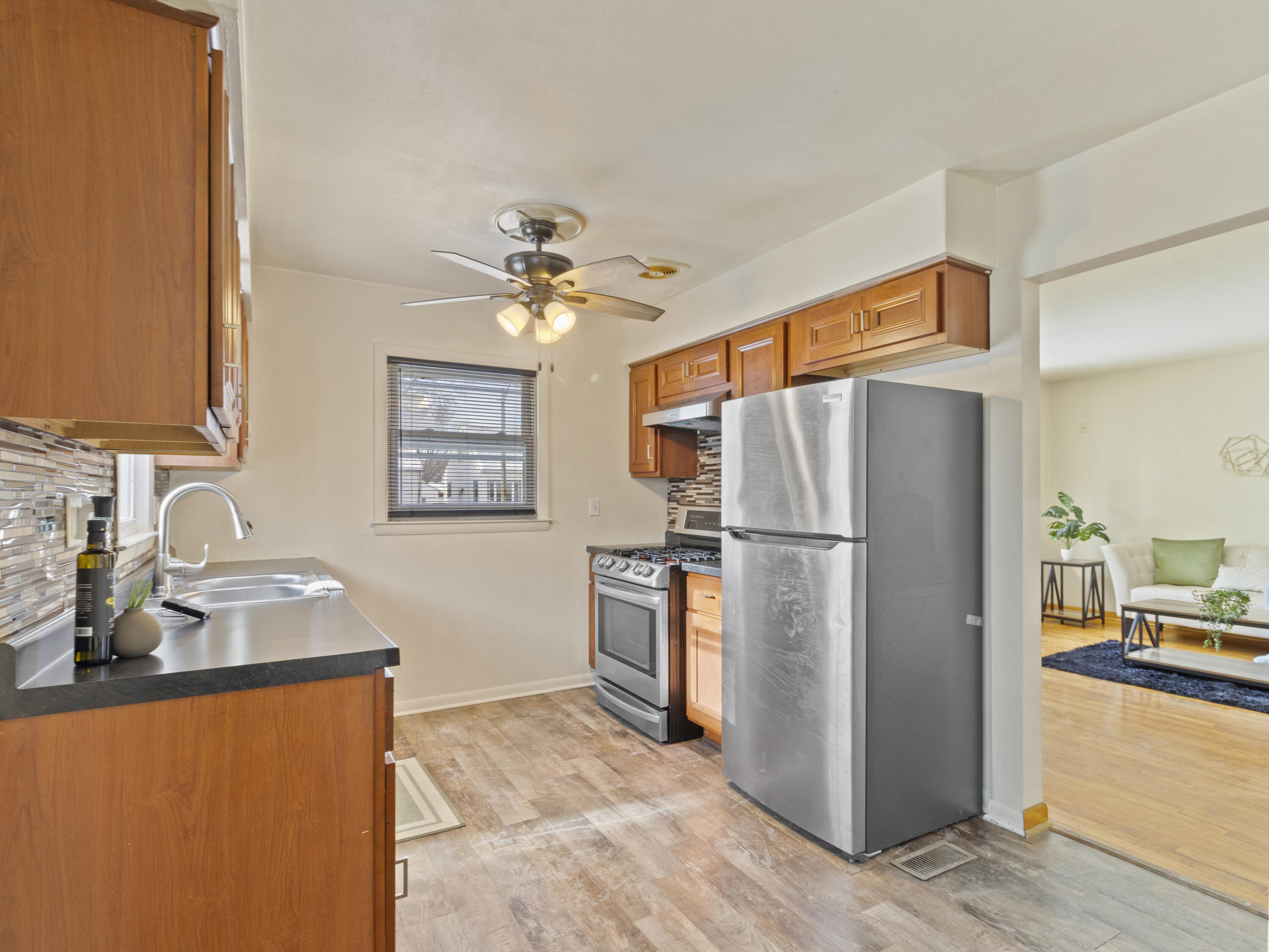 4556 North 71st Street Milwaukee, WI 53218 - Photo 13 of 28 IMG_1233