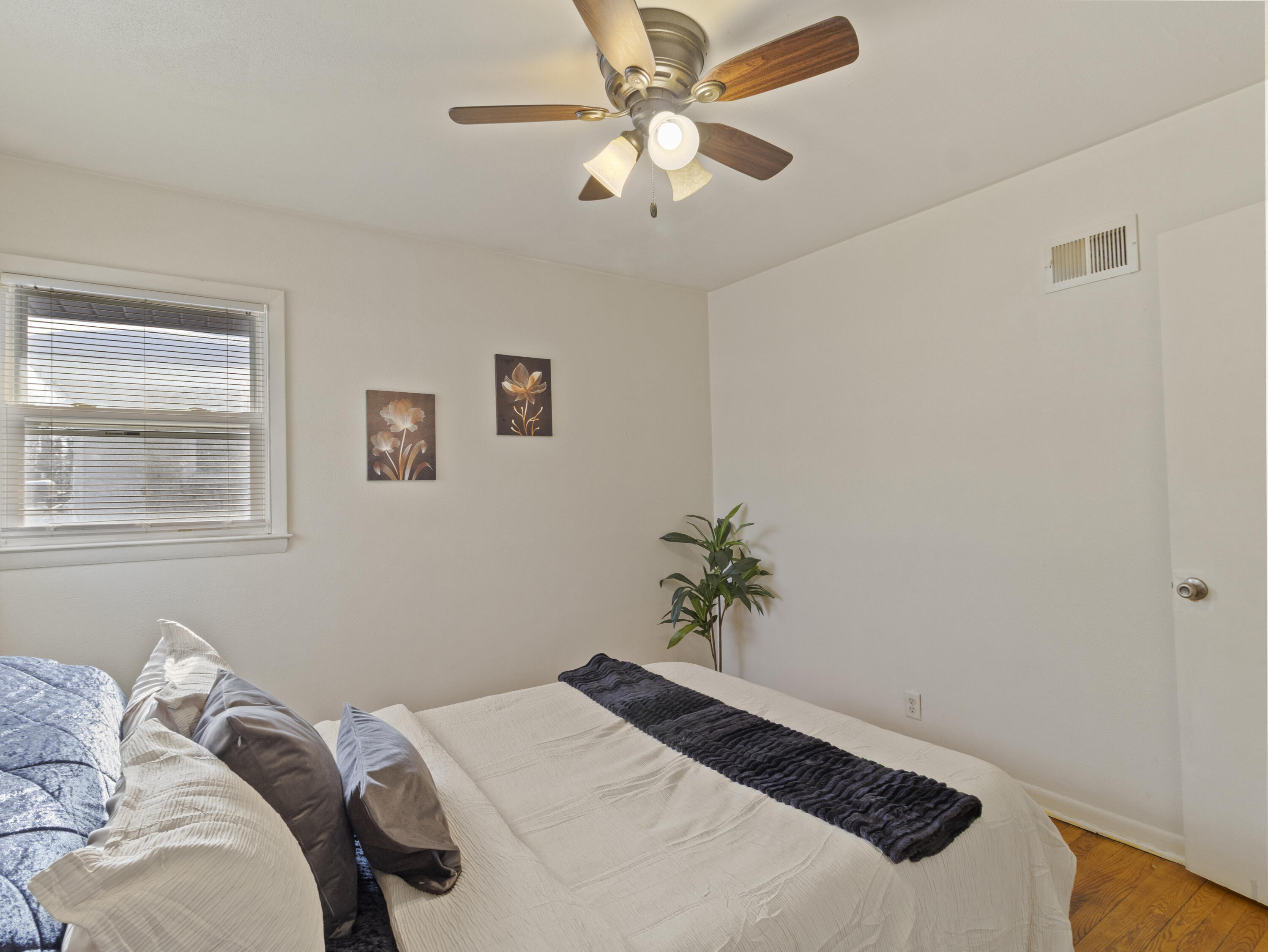 4556 North 71st Street Milwaukee, WI 53218 - Photo 17 of 28 IMG_1224