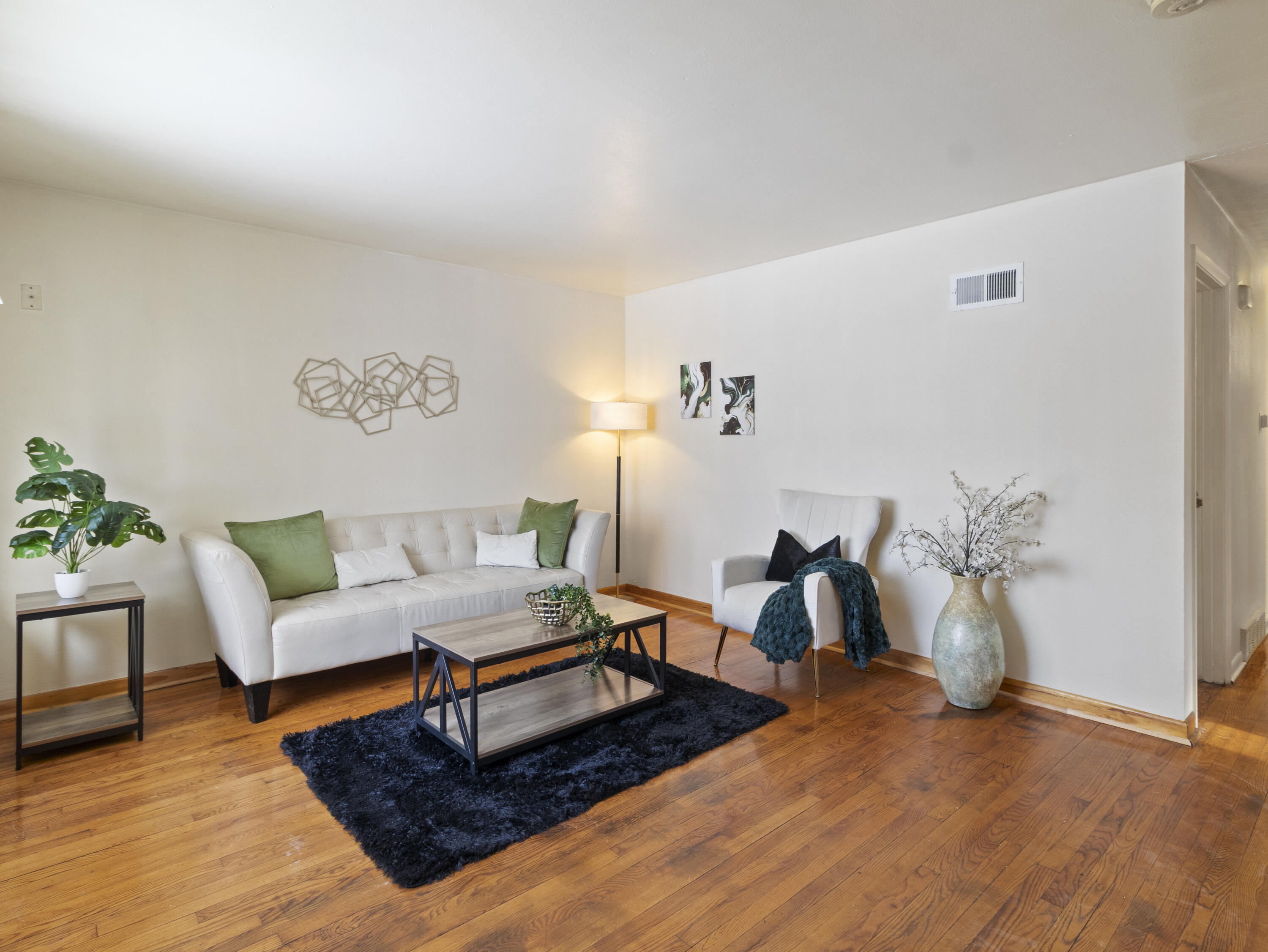 4556 North 71st Street Milwaukee, WI 53218 - Photo 5 of 28 IMG_1191