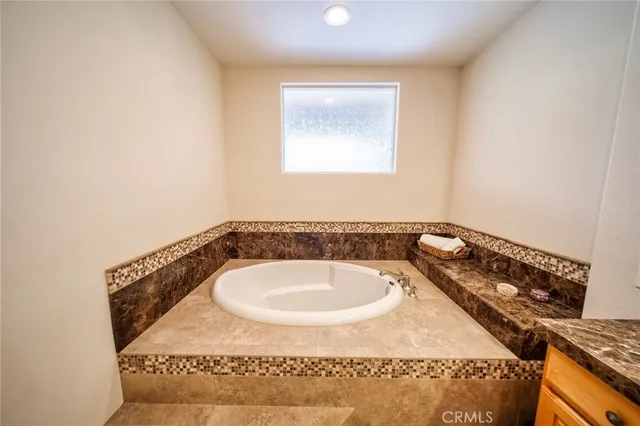 $5,575 | 40879 Sandpiper Court, Palm Desert, CA 92260