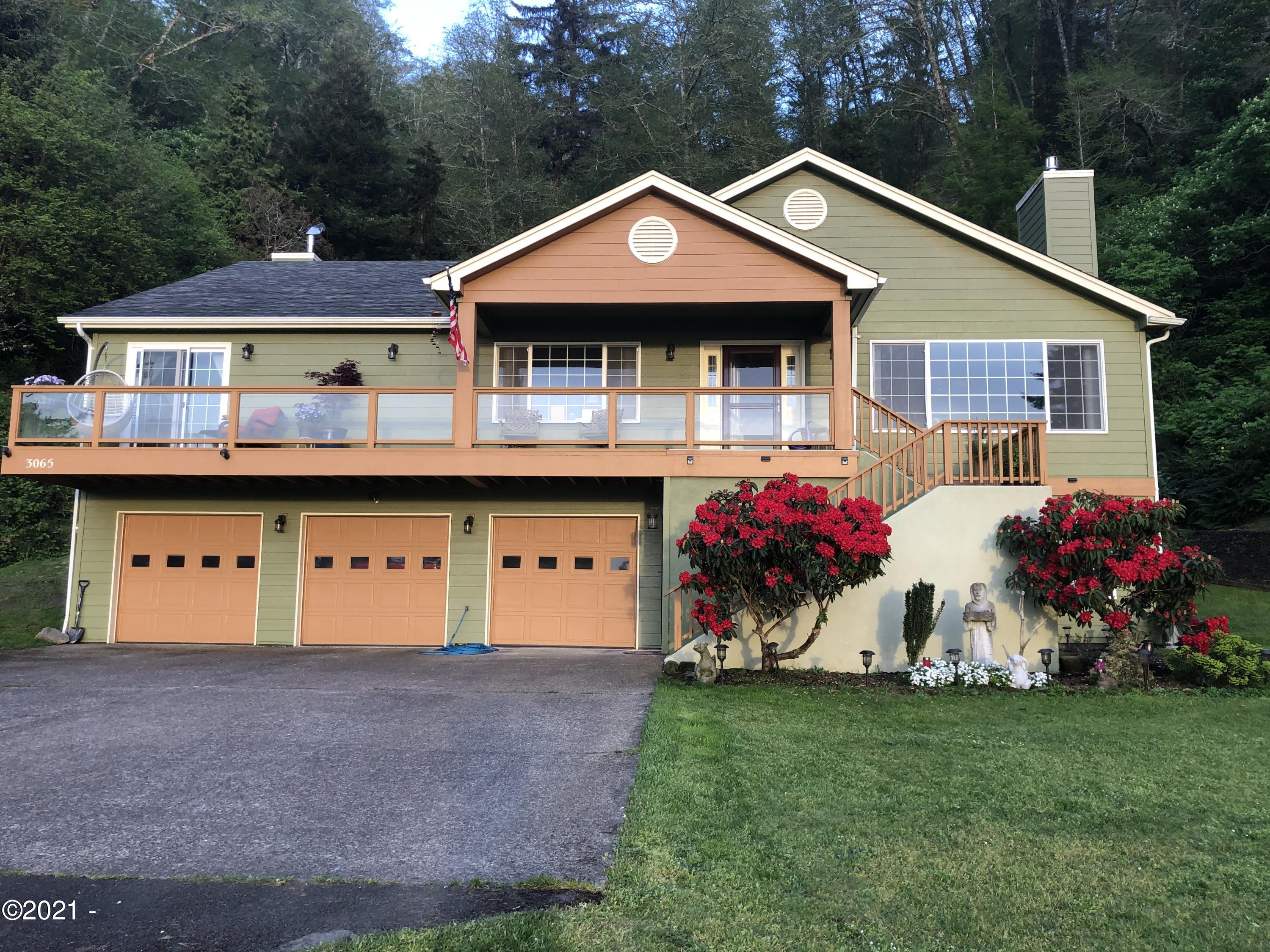 3065 Yaquina Bay Road Newport, OR 97365 - Photo 1 of 32 Front of Home
