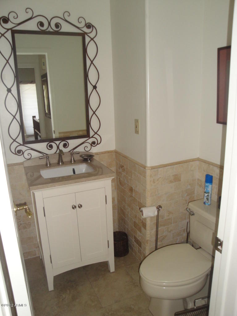 7272 East Gainey Ranch Road, Unit 124 Scottsdale, AZ 85258 - Photo 13 of 36 POWDER ROOM