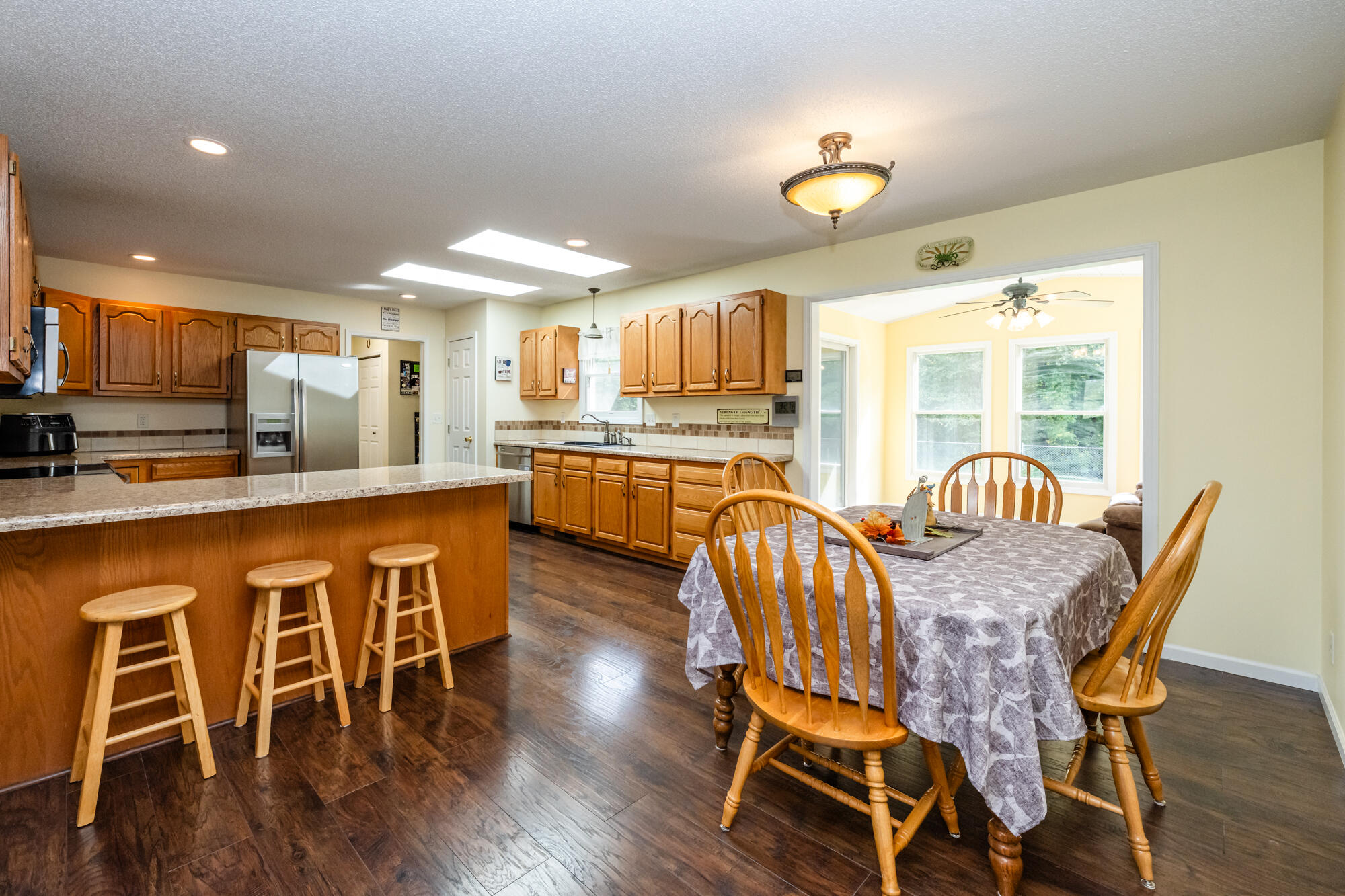 5570 Territorial Road Benton Harbor, MI 49022 - Photo 3 of 60 Territorial-114