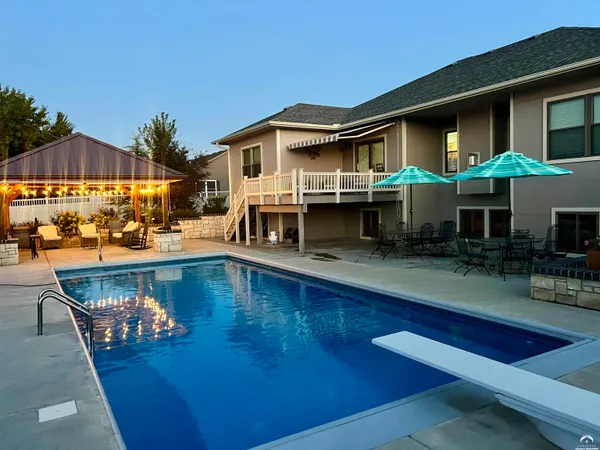 $469,900 | 216 Kisiwa Village Road, Hutchinson, KS 67502