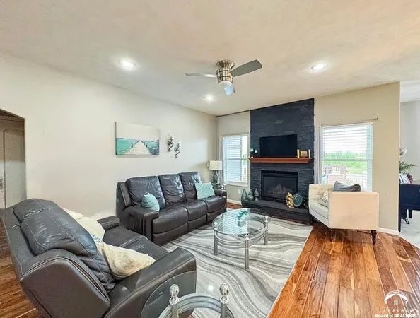 $469,900 | 216 Kisiwa Village Road, Hutchinson, KS 67502