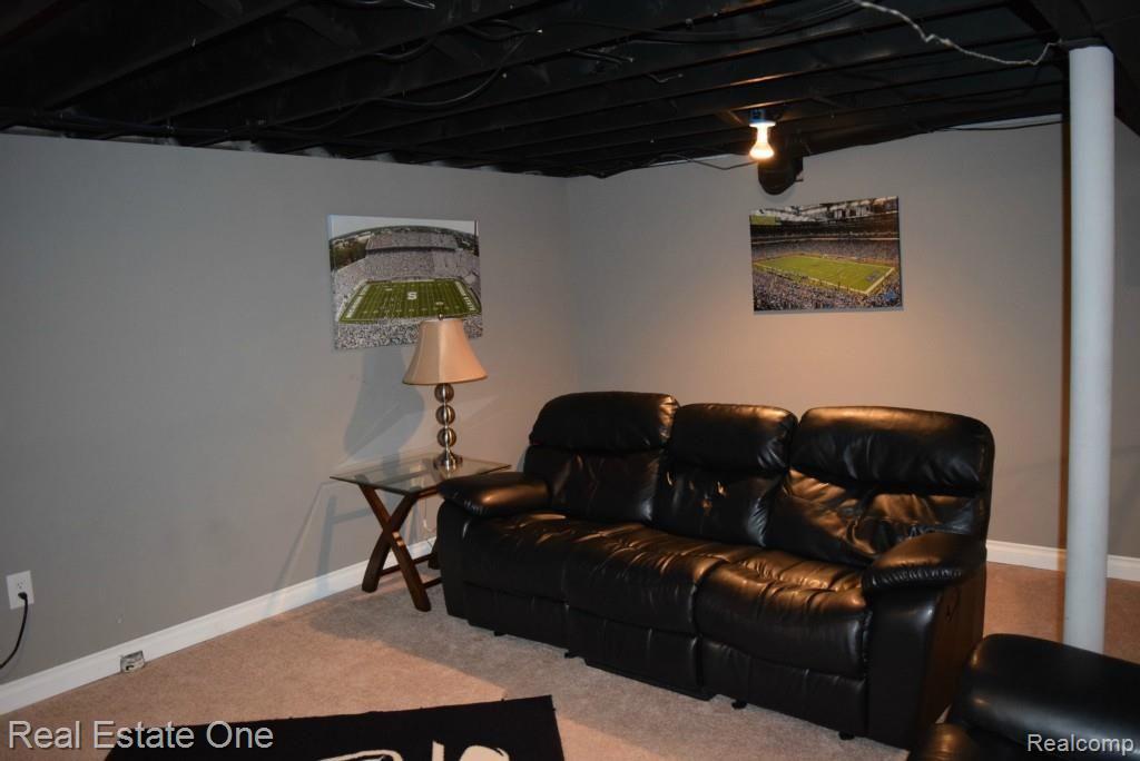 3902 Mark Orr Road Royal Oak, MI 48073 - Photo 37 of 47 3902 Mark Orr 044.jpg