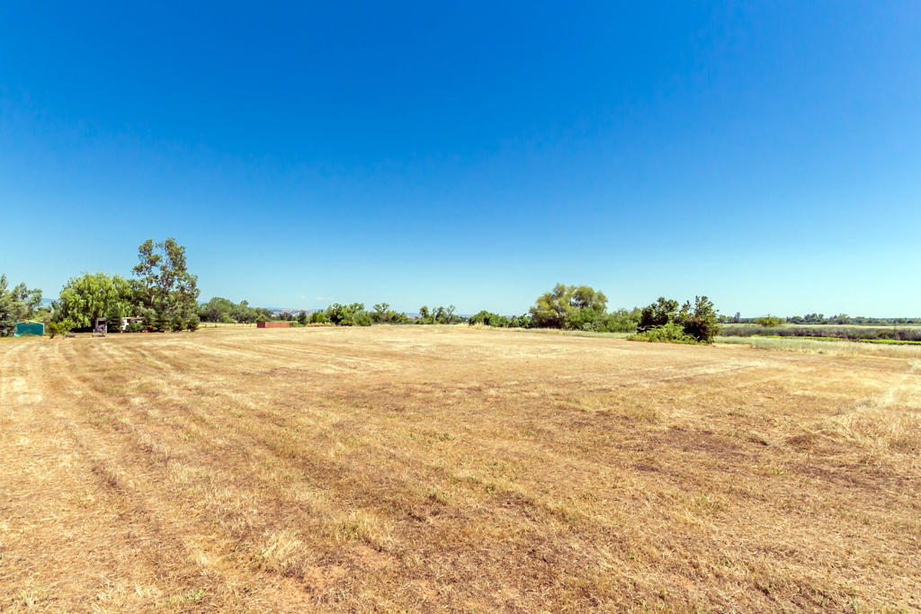 Lone Tree Road Cottonwood, CA 96022 - Photo 3 of 27 a view of an ocean