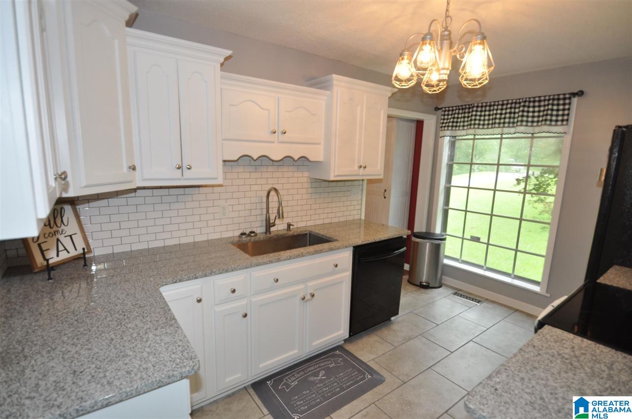 335 Country Road Warrior, AL 35180 - Photo 16 of 47 Gallery Image 16