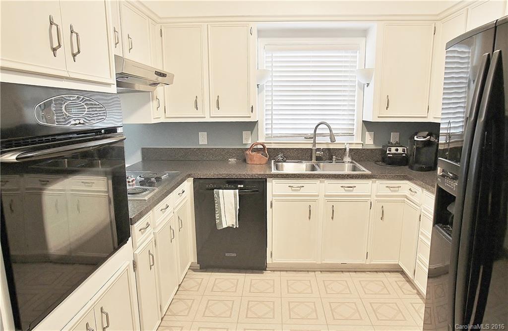5800 Gate Post Road Charlotte, NC 28211 - Photo 6 of 13 Gallery Image 6