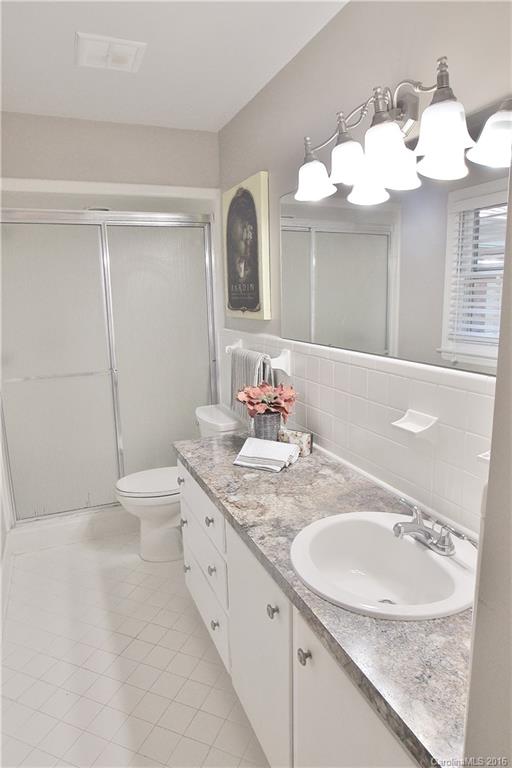 5800 Gate Post Road Charlotte, NC 28211 - Photo 9 of 13 Gallery Image 9
