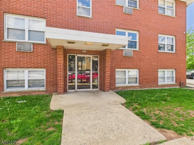 $2,200 | 100 Luttgen Place, Unit B1, Linden, NJ 07036
