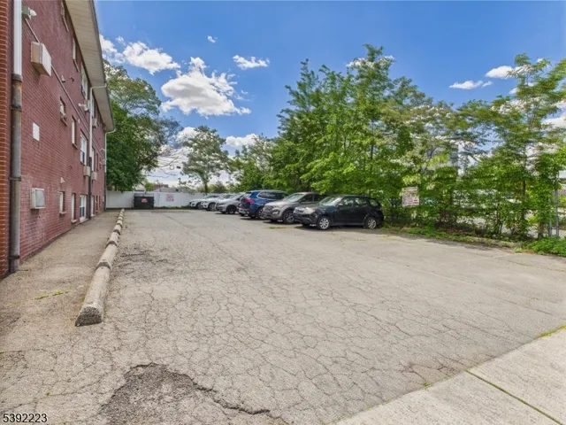 $2,200 | 100 Luttgen Place, Unit B1, Linden, NJ 07036