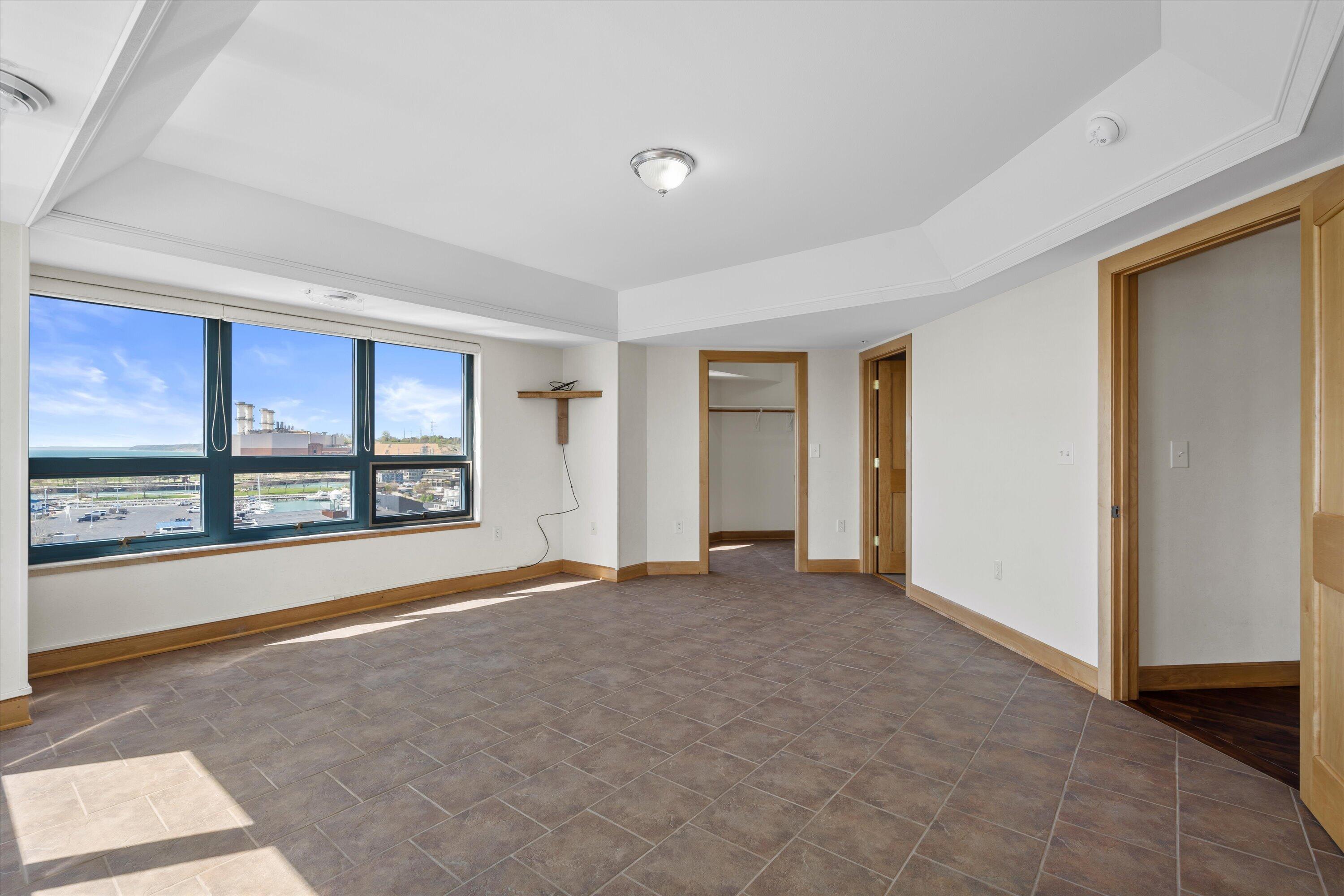 415 Lake Street, Unit 701 Port Washington, WI 53074 - Photo 12 of 28 Primary Suite
