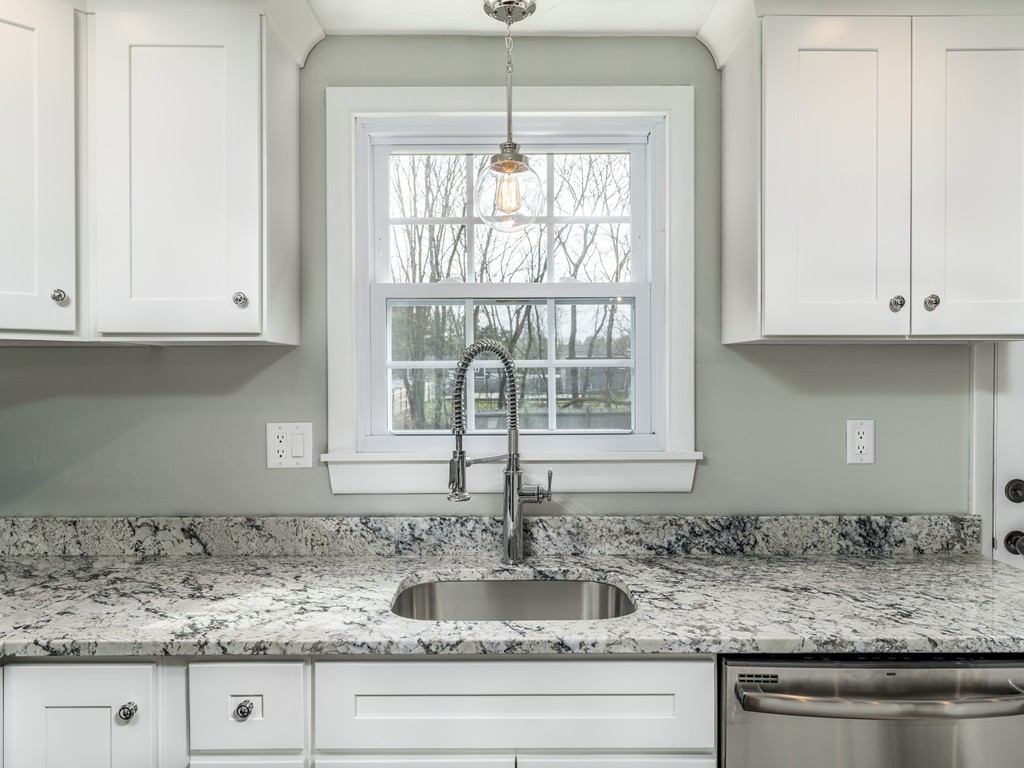 139 Myrtle Street Hanover, MA 02339 - Photo 5 of 17 Gallery Image 5