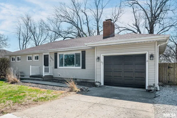 $189,900 | 1806 West Glen Avenue, Peoria, IL 61614