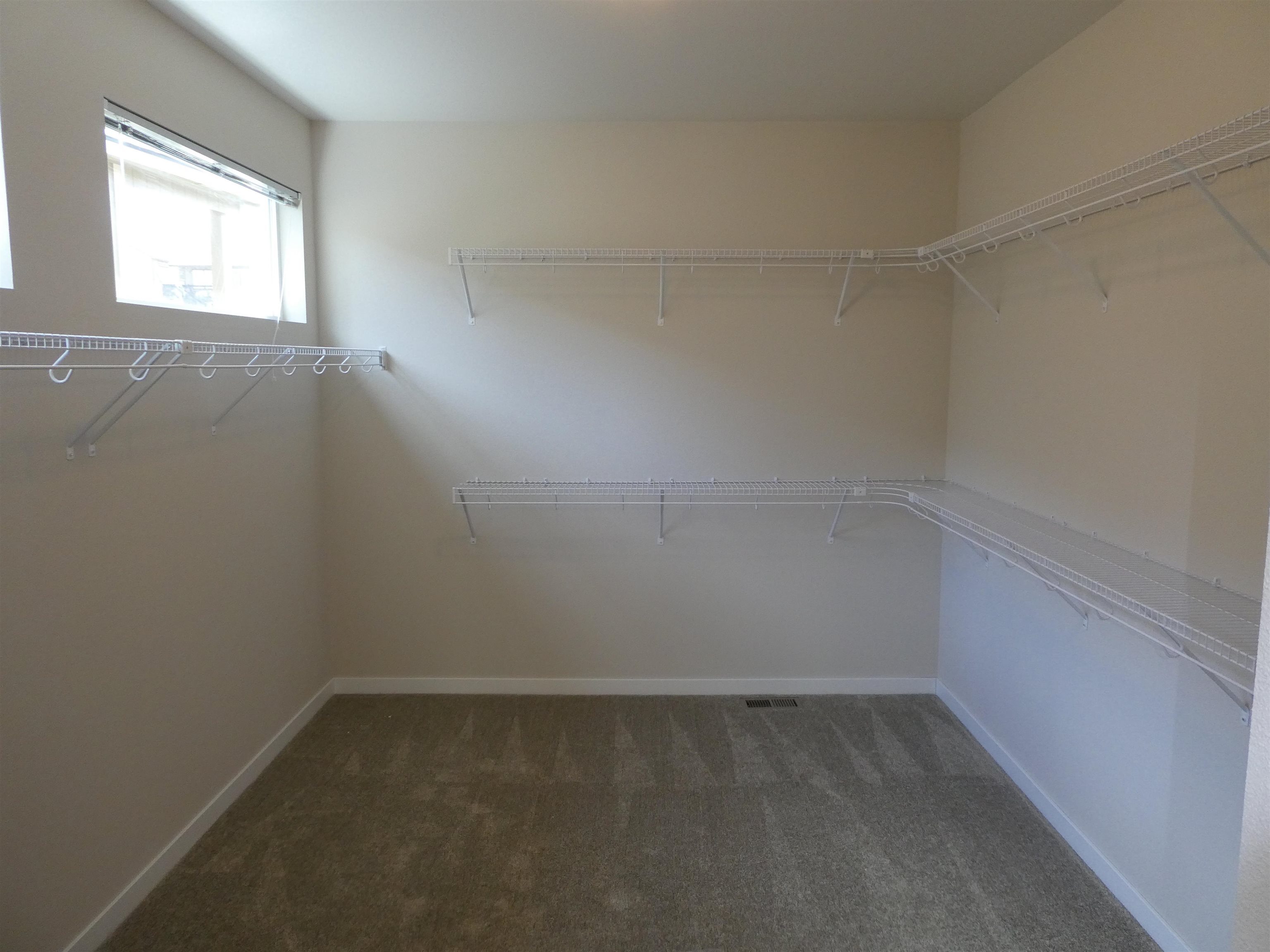 3223 South Custer Street Spokane, WA 99223 - Photo 10 of 20