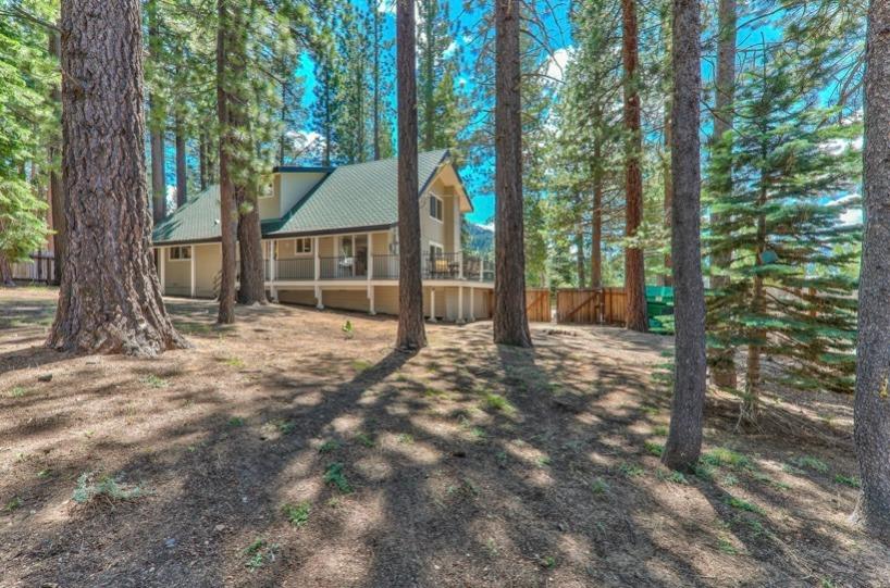 5 Bedrooms, 2 Full Bath, Inside Laundry Room, Quarter Acres, Mountain Views, 2-Story, Wrap Around Porches, Extra Large Closets, Across from Golf Course and Tube Tahoe.