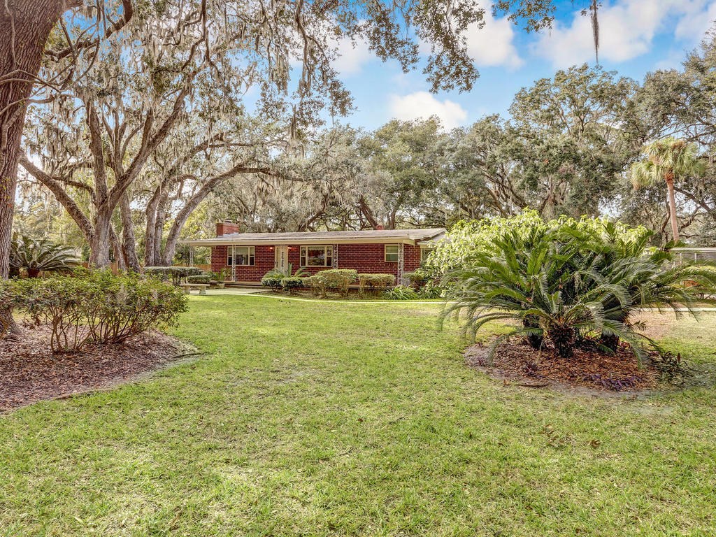 2549 Amelia Road Fernandina Beach, FL 32034 - Photo 3 of 35 Gallery Image 3