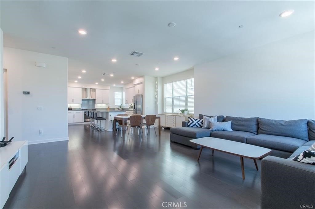 140 Paramount Irvine, CA 92618 - Photo 9 of 49