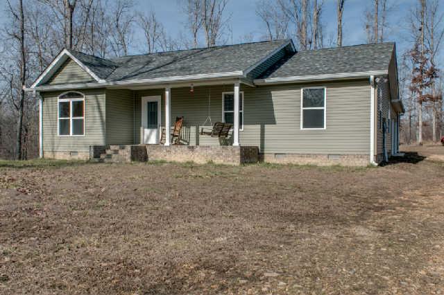 6635 Erin Road McEwen, TN 37101 - Photo 3 of 18 All 1 Level Ready to move in ..