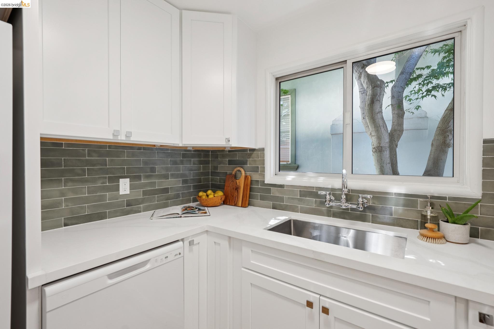 1915 Clemens Road Oakland, CA 94602 - Photo 23 of 48