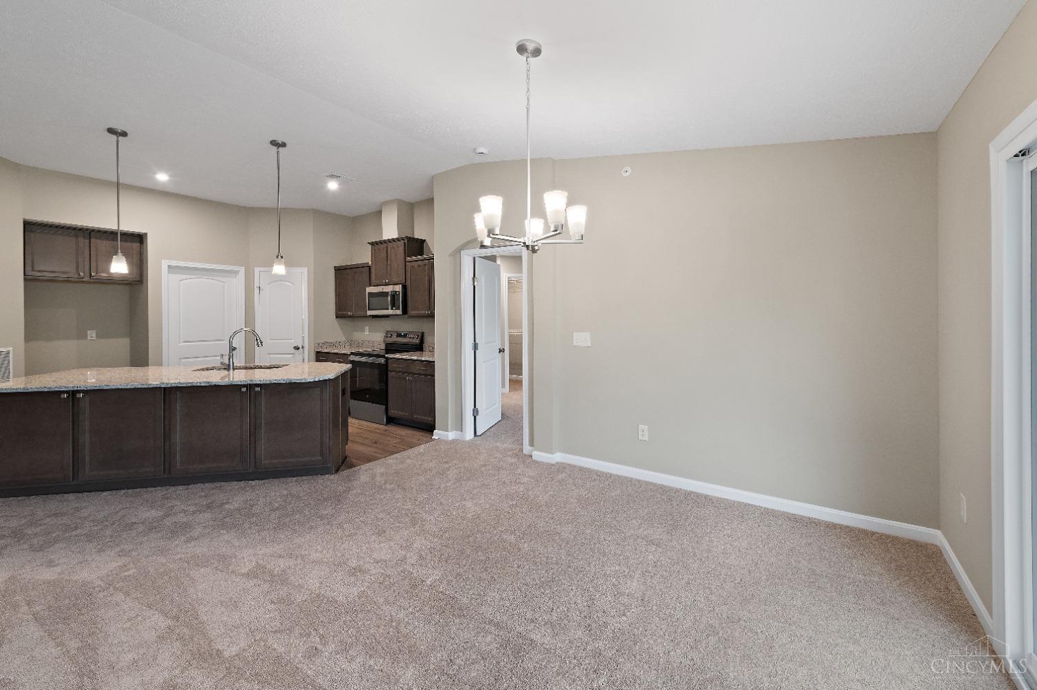 611 Tradition Ridge, Unit 80304 Cincinnati, OH 45245 - Photo 6 of 25 Gallery Image 6