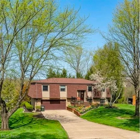 $374,900 | 1513 Meadow Square Northeast, Bolivar, OH 44612