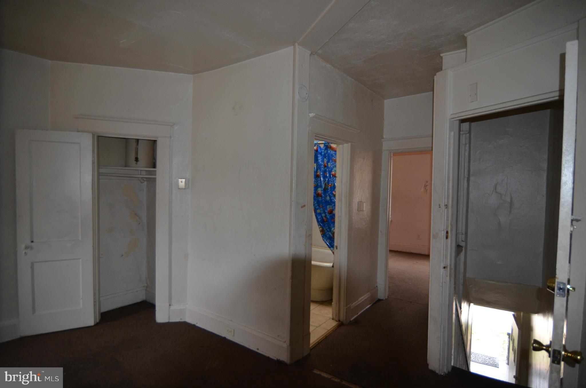 4618 Belair Road Baltimore, MD 21206 - Photo 14 of 20 Living Room
