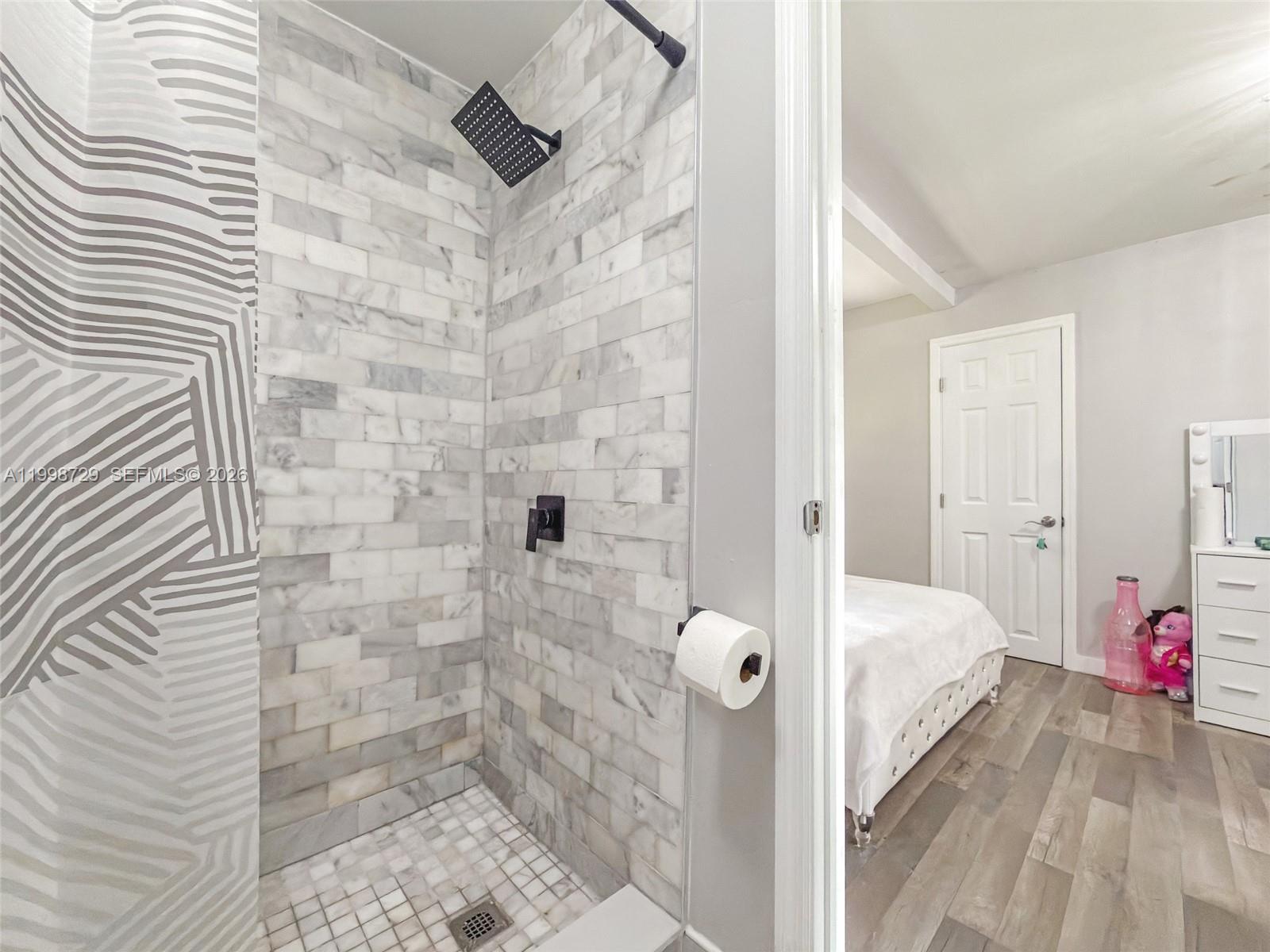 6871 Southwest 37th Street Miami, FL 33155 - Photo 12 of 20