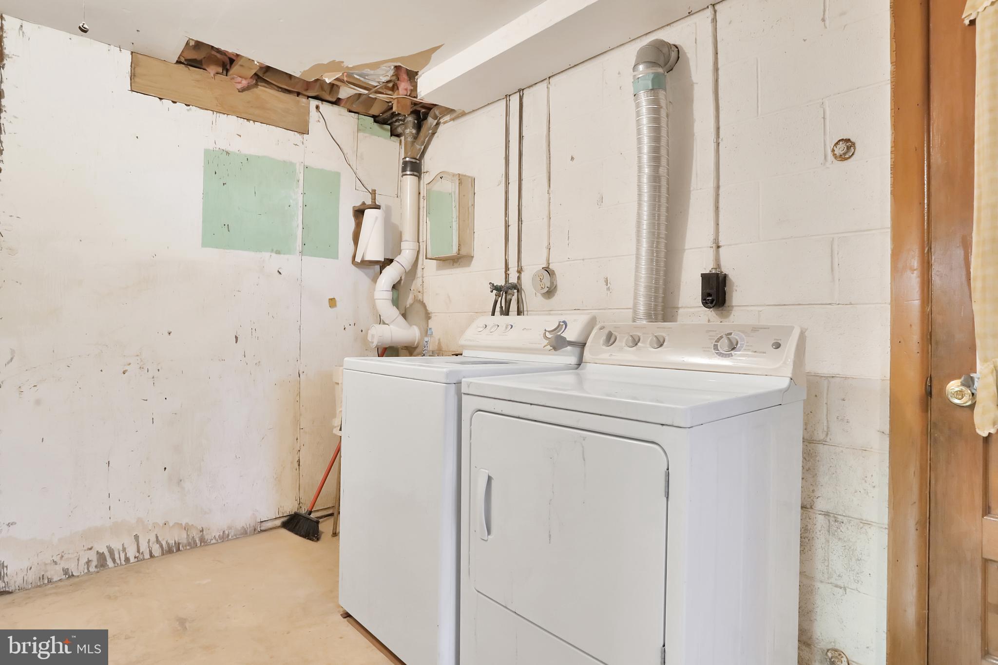 4280 Harney Road Taneytown, MD 21787 - Photo 27 of 37 Laundry Room