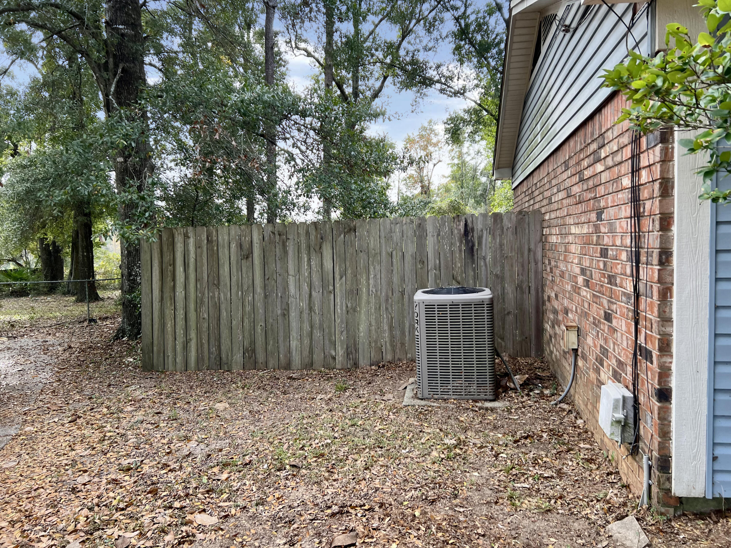 401 Cornwall Circle Pensacola, FL 32514 - Photo 20 of 20 a view of outdoor space and yard