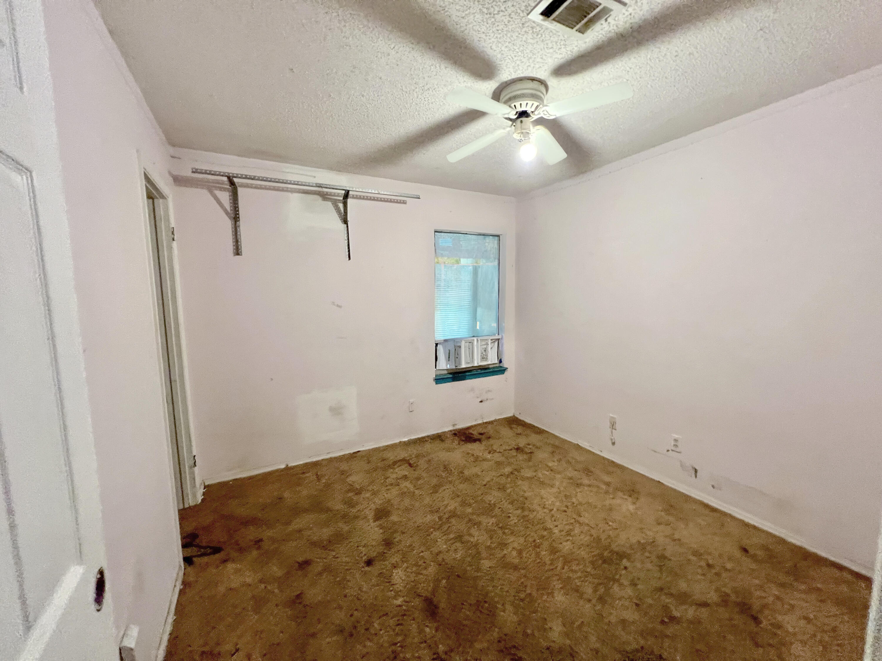 401 Cornwall Circle Pensacola, FL 32514 - Photo 6 of 20 a view of an empty room