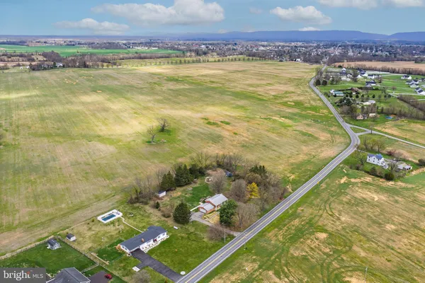 $430,000 | 8137 Summit Point Road, Charles Town, WV 25414