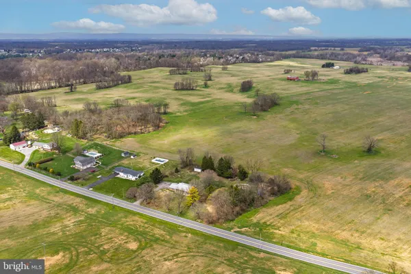$430,000 | 8137 Summit Point Road, Charles Town, WV 25414