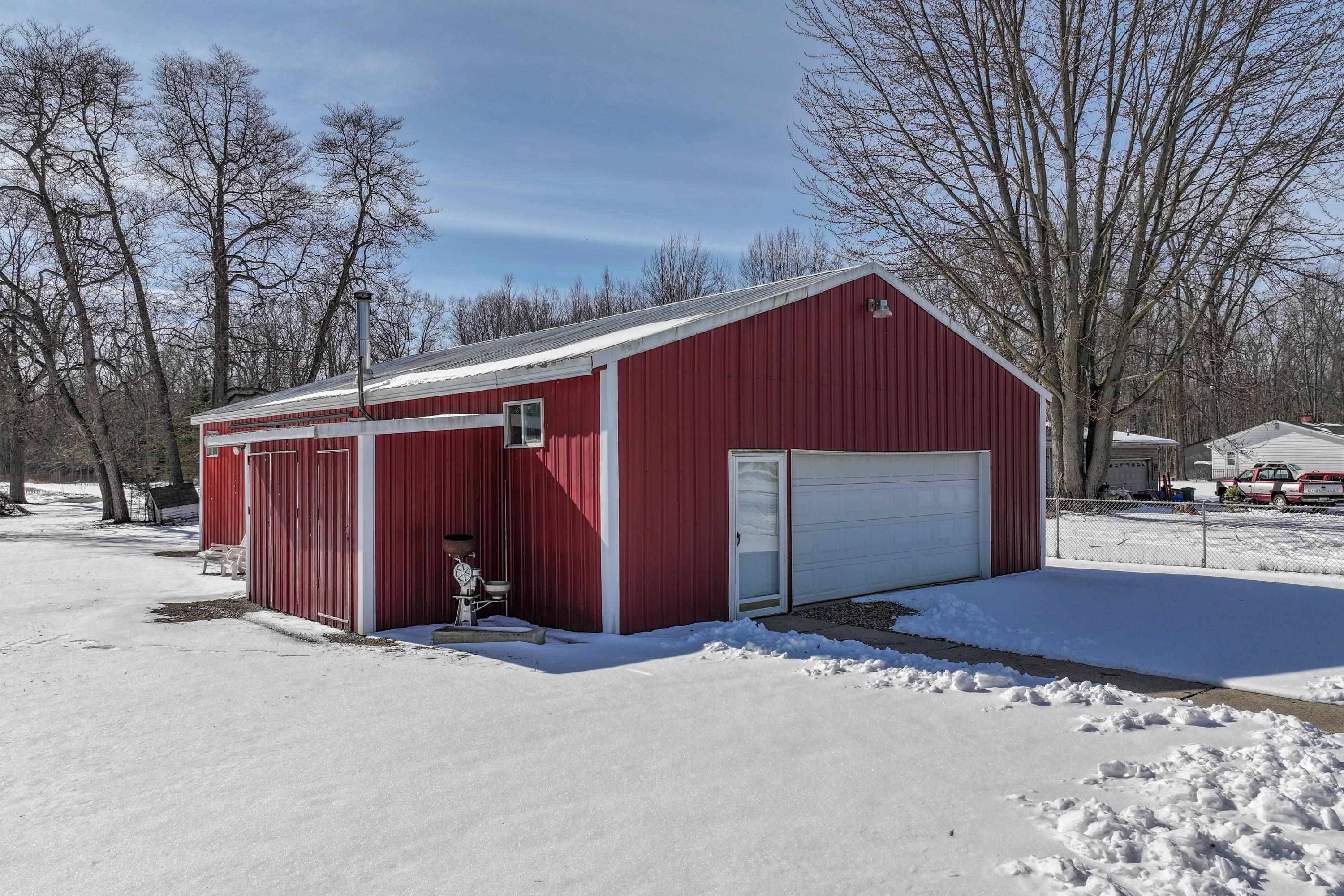 6221 West Vienna Road Clio, MI 48420 - Photo 32 of 41 50134264-0e0f7102-f7e2-4b7c-b647-1c6366f4de56.JPG