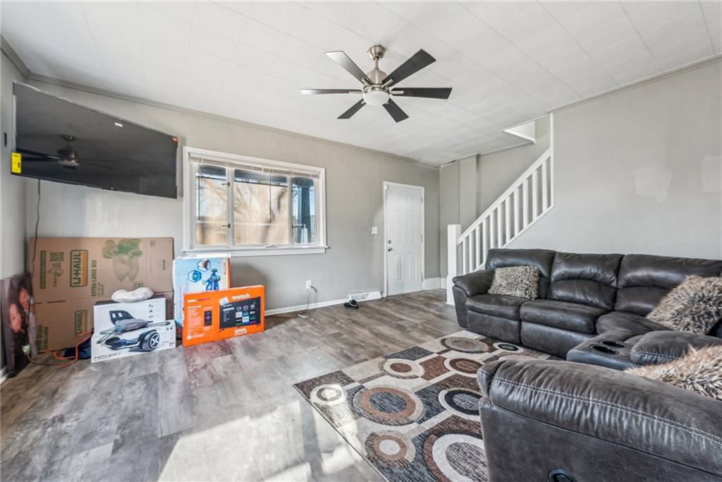 1266 Jefferson Street Vandergrift, PA 15690 - Photo 6 of 28