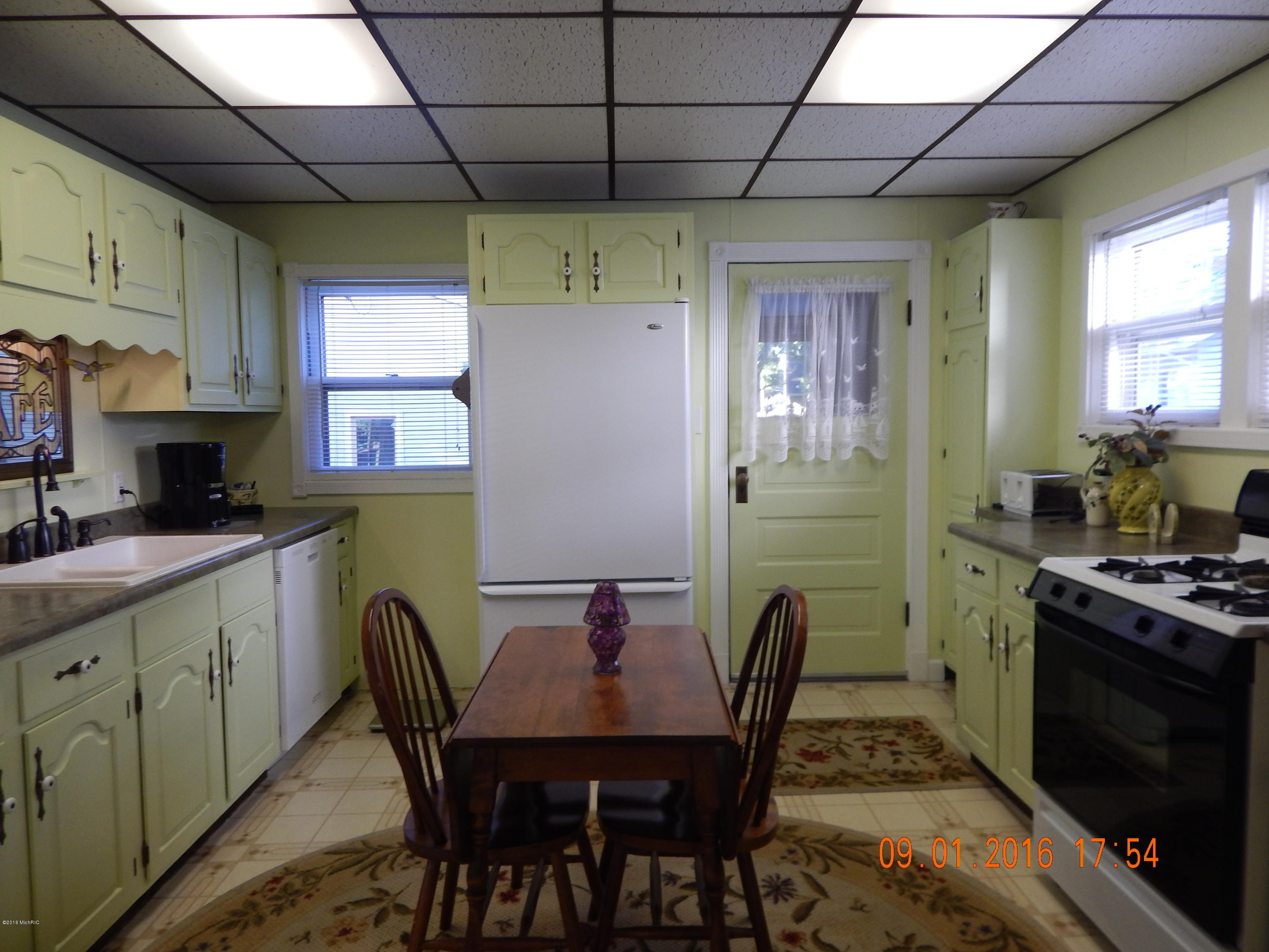 704 East Chicago Road Sturgis, MI 49091 - Photo 15 of 37 028