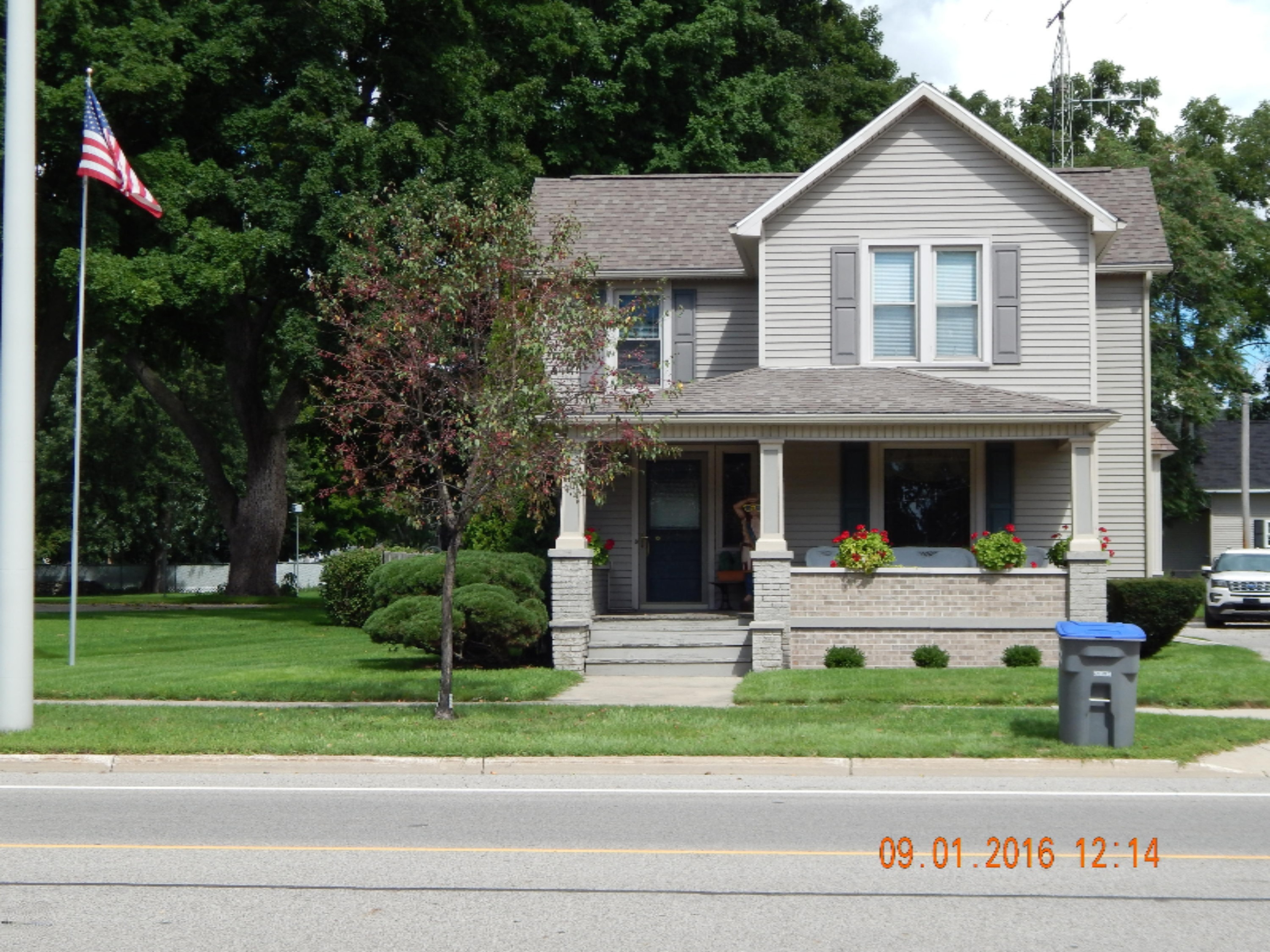 704 East Chicago Road Sturgis, MI 49091 - Photo 2 of 37 009