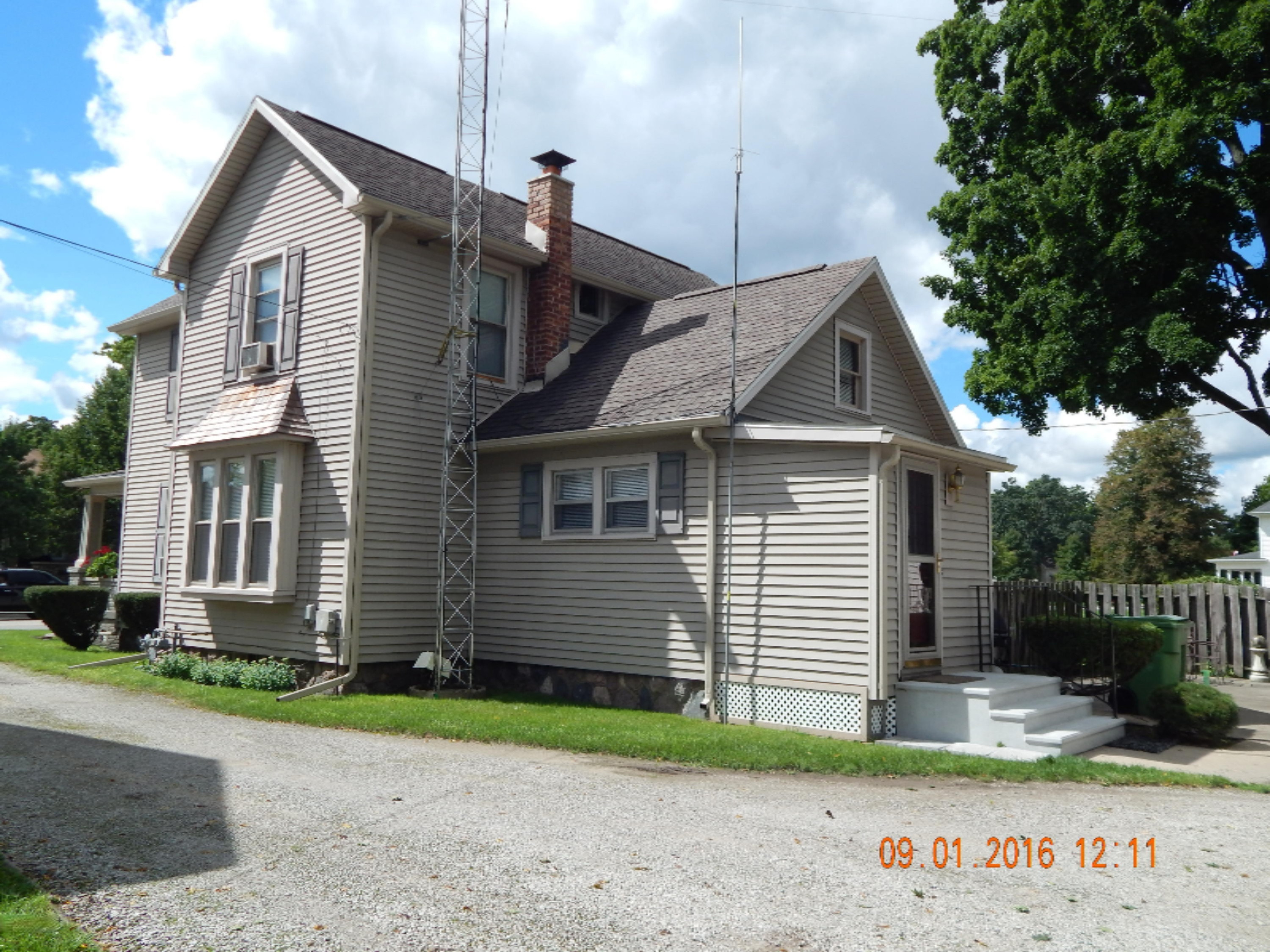 704 East Chicago Road Sturgis, MI 49091 - Photo 9 of 37 002