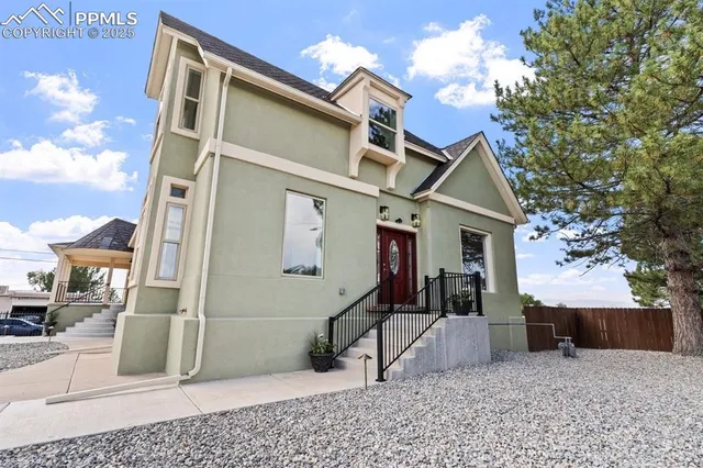 $899,900 | 708 West 18th Street, Pueblo, CO 81003