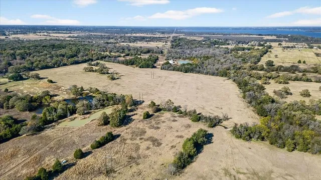 $1,999,999 | 300 County Road 2100, Kemp, TX 75143