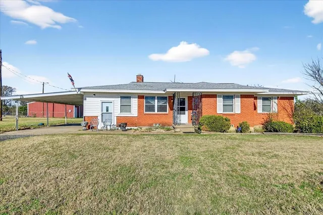 $1,999,999 | 300 County Road 2100, Kemp, TX 75143