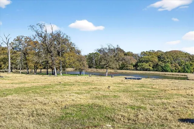 $1,999,999 | 300 County Road 2100, Kemp, TX 75143