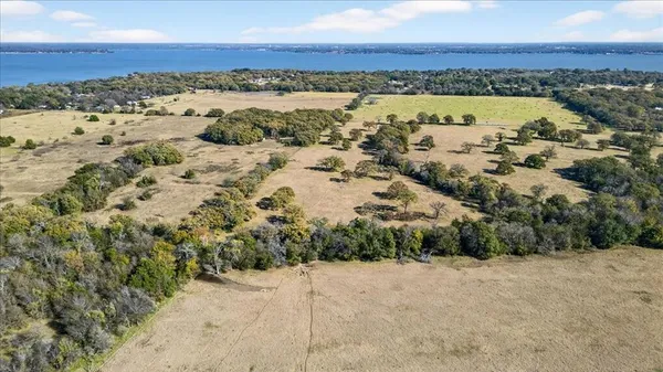 $1,999,999 | 300 County Road 2100, Kemp, TX 75143