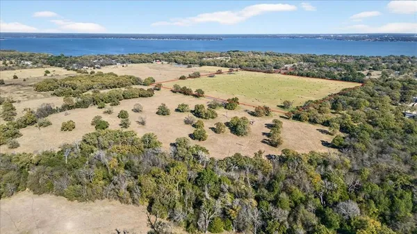 $1,999,999 | 300 County Road 2100, Kemp, TX 75143