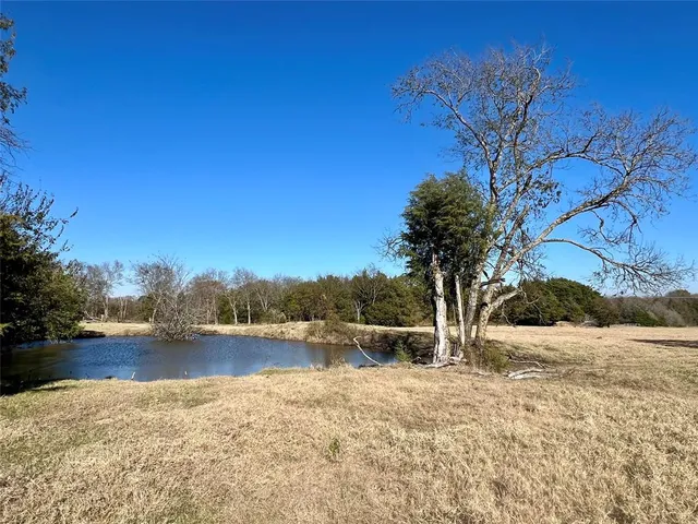 $1,999,999 | 300 County Road 2100, Kemp, TX 75143