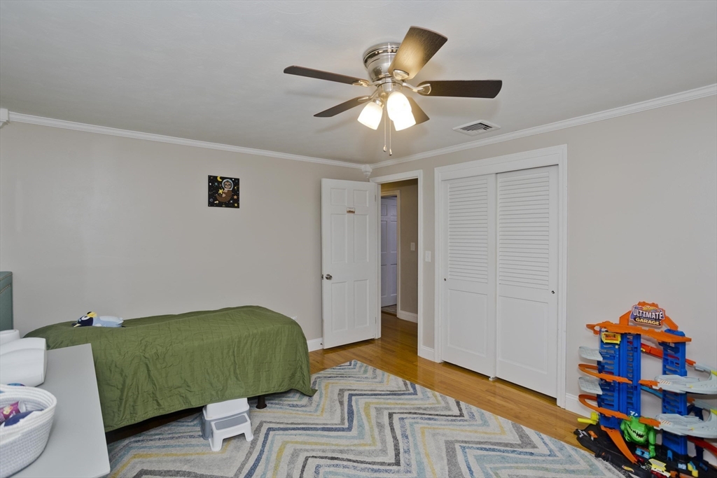 312 Dutchess Street Springfield, MA 01129 - Photo 19 of 42